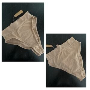 Roxy Cruizer LX Sneakers in Tans